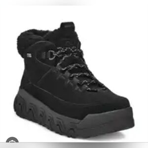 Size 8. UGG Terre Trail Cozy LoceBlack High-Top Sneakers For Women's
